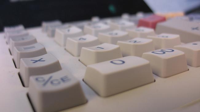Rozliczasz VAT kwartalnie? Ekspert podatkowy wyjaśnia, co...