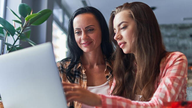 (Artykuły)Opodatkowanie influencerów - jak rozliczać dochody z mediów społecznościowych?