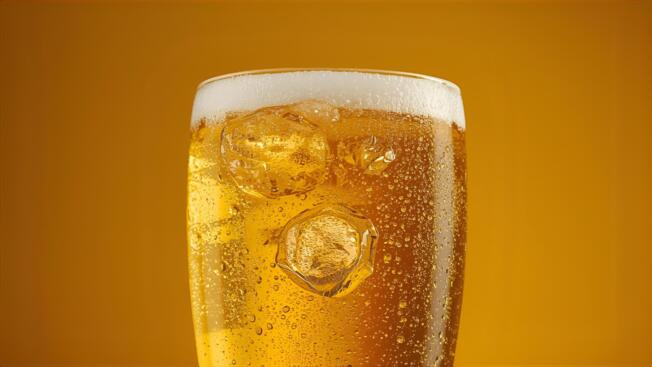 (Artykuły)Nowelizacja ustawy o wychowaniu w trzeźwości: czas na zakaz reklamy piwa 0%