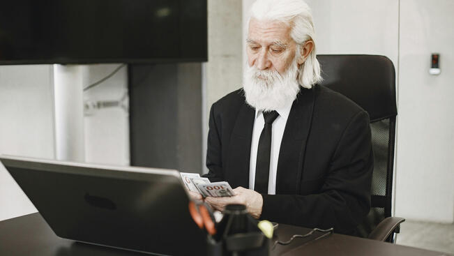 (Artykuły)Ile można dorobić na emeryturze i rencie w 2026 roku