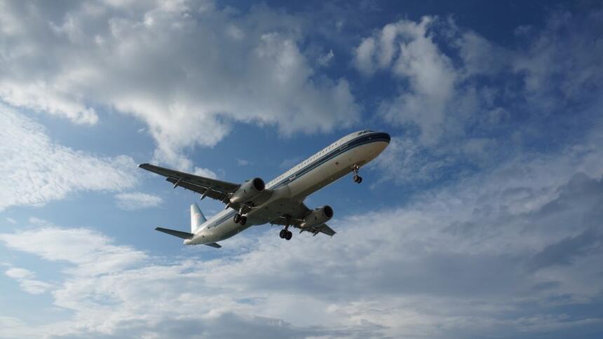 Lotniczy transport pasażerski - jak opodatkować przychód... 