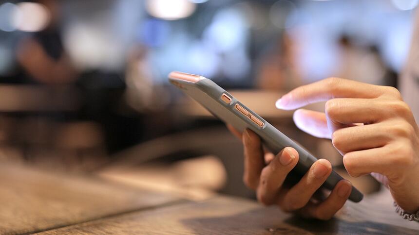 Uwaga! Podatek od smartfonów – trwają prace rządu nad...