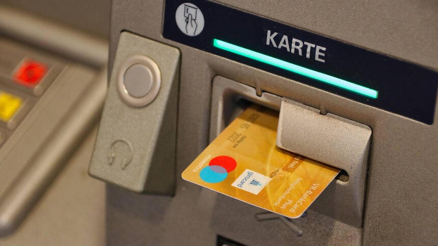 Ile można wpłacić na konto bez kontroli? Wszystko, co... 