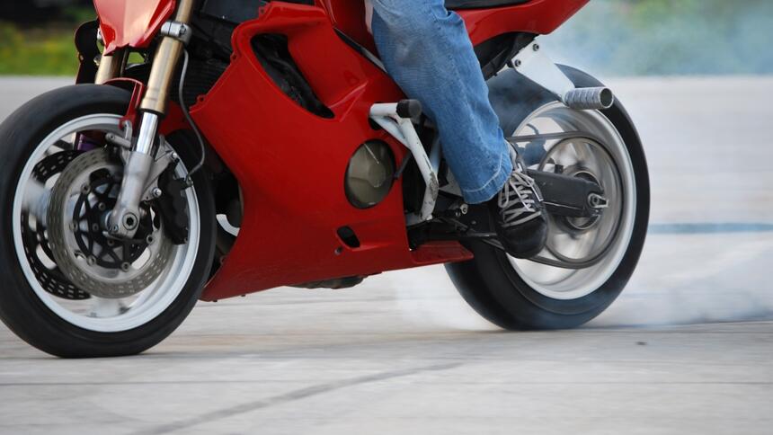 Od firmowego motocykla nie odliczysz całego VAT-u